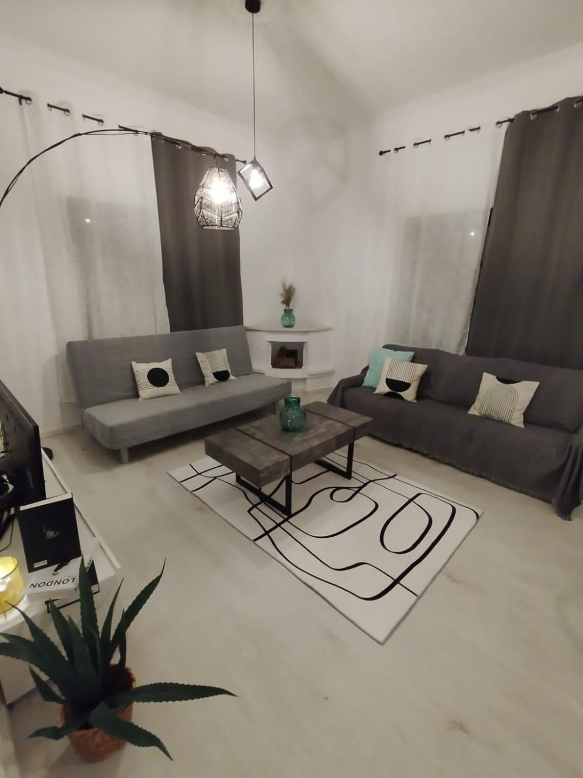 Black N' White Cozy Housegarden Alejandrópolis Exterior foto