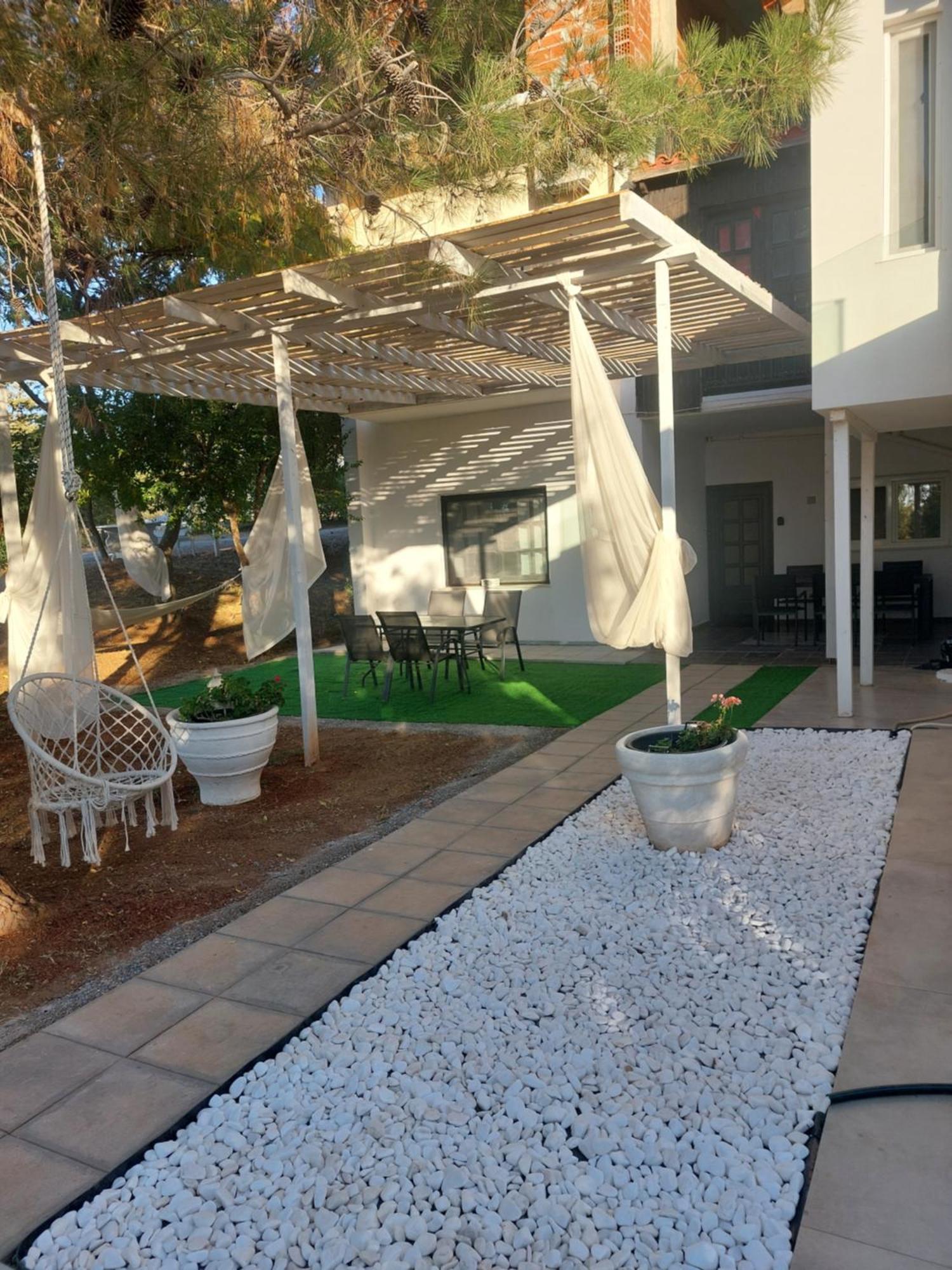 Black N' White Cozy Housegarden Alejandrópolis Exterior foto